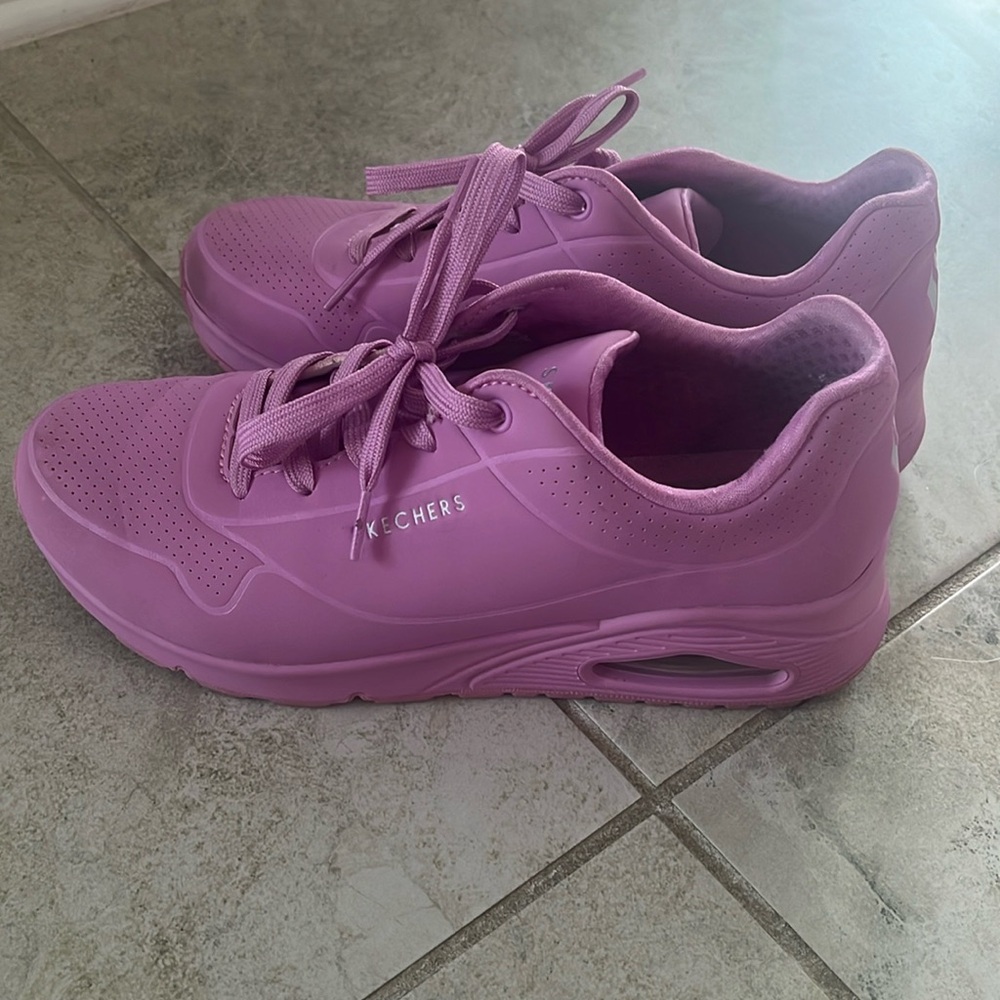 Skechers pink tenis shoes size 9